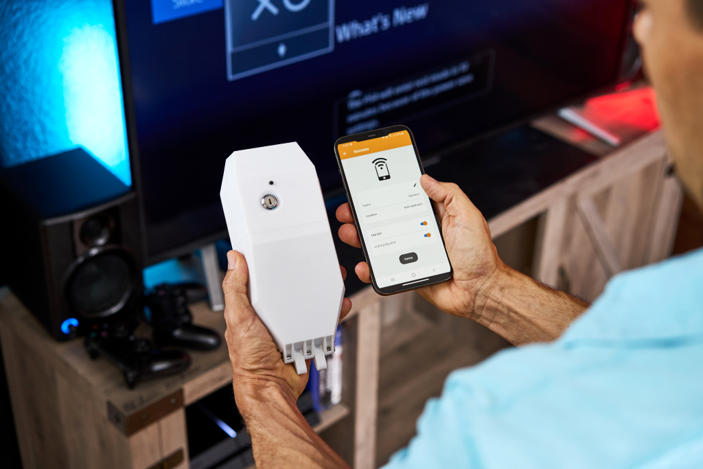 Control device and app.